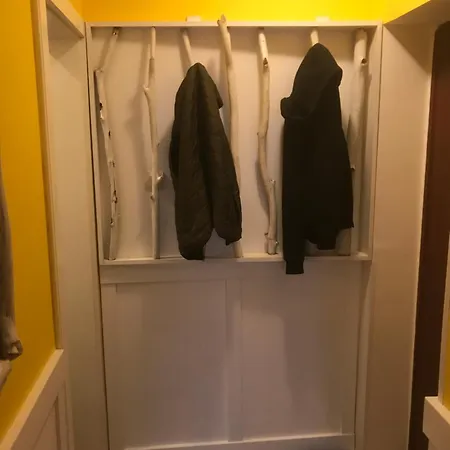 Tina Sajam Free Parking アパート