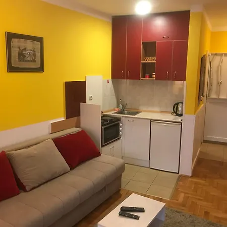 Tina Sajam Free Parking * ノヴィ・サド